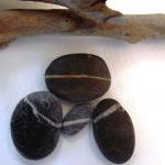 Striped pebbles, smooth str..