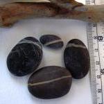 Striped pebbles, smooth str..